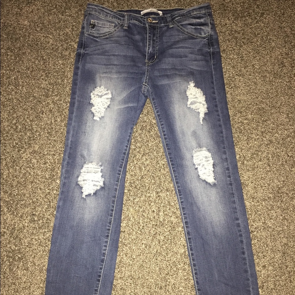 KANCANS SIZE 29 (11) DISTRESSED JEANS!